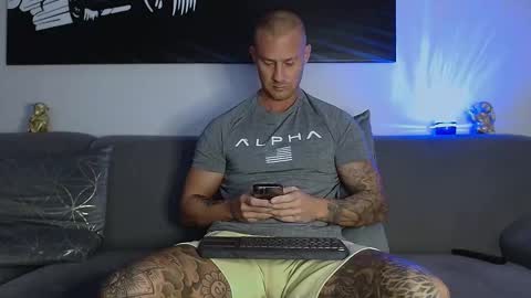 Calvin  online show from January 15, 6:33 am