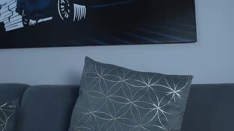 Calvin  online show from February 1, 7:57 am