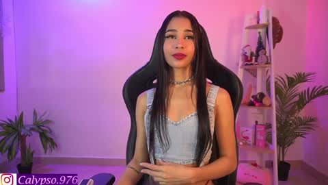 Calypso and Kayla online show from January 3, 1:05 am