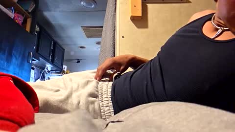 camachochuy1221 online show from December 1, 6:46 pm