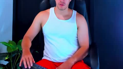 camara110 online show from January 2, 7:29 pm