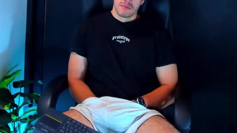 camara110 online show from January 4, 7:24 am