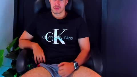 camara110 online show from January 5, 11:55 pm