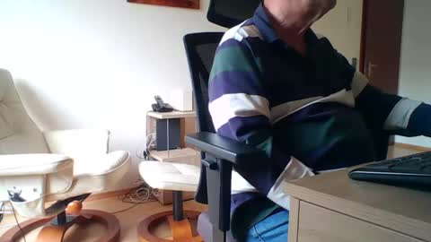 camcologne online show from October 14, 8:26 am