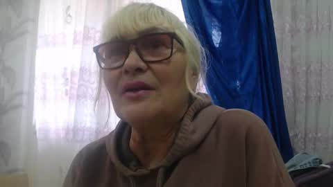 CamDiva1 online show from October 13, 8:14 am