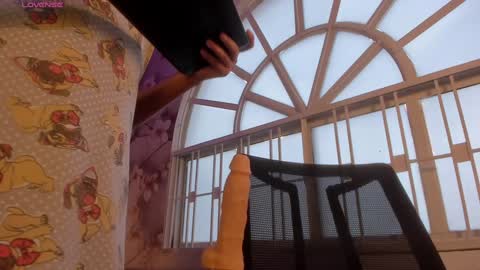   online show from December 10, 4:27 pm