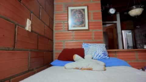 camii19y online show from October 3, 8:06 pm