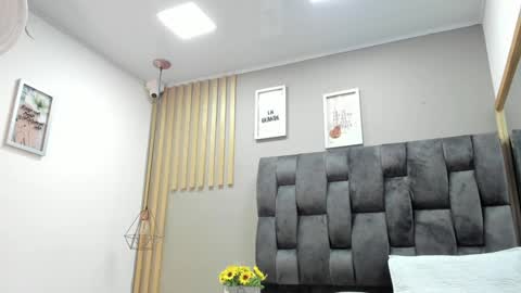 Snapshot of camila__herrera chatting on December 5, 9:28 am Camila online show from December 5, 9:28 am