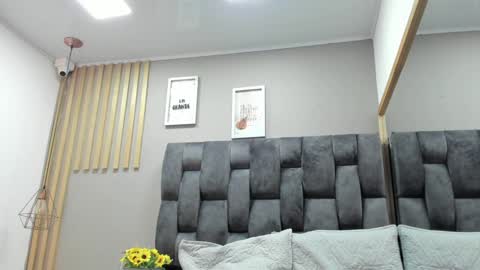 Snapshot of camila__herrera chatting on December 13, 6:31 am Camila online show from December 13, 6:31 am