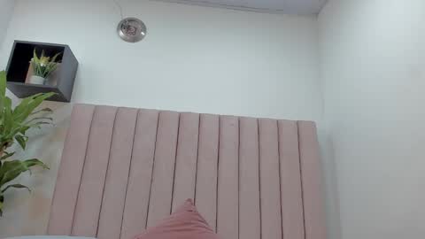 Snapshot of camila__herrera chatting on February 7, 3:34 am Camila online show from February 7, 3:34 am