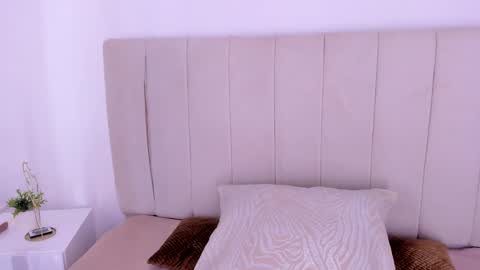 Snapshot of camila_adams chatting on December 22, 7:31 pm Cami online show from December 22, 7:31 pm