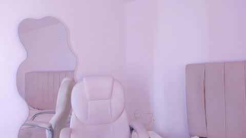 Snapshot of camila_adams chatting on January 6, 10:26 pm Cami online show from January 6, 10:26 pm