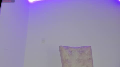  s online show from February 7, 8:33 am