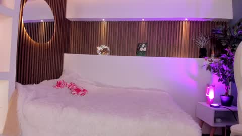 Camila online show from December 20, 12:30 am