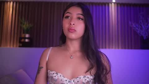 Camila online show from November 19, 4:01 am