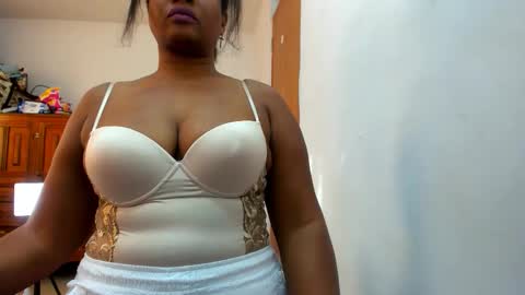 Camila online show from October 10, 9:25 pm