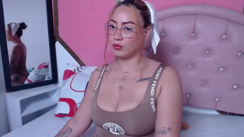 Camila online show from February 25, 10:58 am