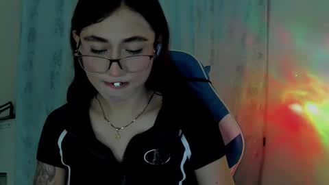 Camila online show from December 18, 2:45 pm