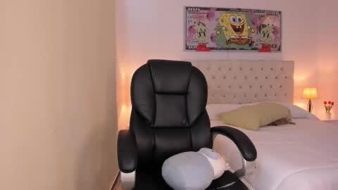 Snapshot of camileangel chatting on November 7, 7:25 pm online show from November 7, 7:25 pm