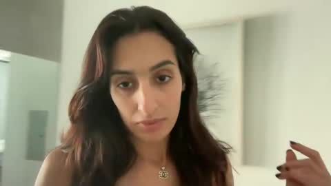 Snapshot of camiliakxoxo chatting on January 14, 4:08 pm camiliakxoxo online show from January 14, 4:08 pm