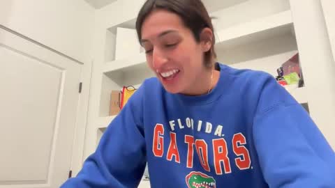 Snapshot of camiliakxoxo chatting on February 24, 3:55 am camiliakxoxo online show from February 24, 3:55 am