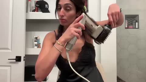 Snapshot of camiliakxoxo chatting on March 9, 2:39 am camiliakxoxo online show from March 9, 2:39 am