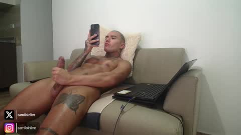 camiloinlive online show from October 28, 1:42 am