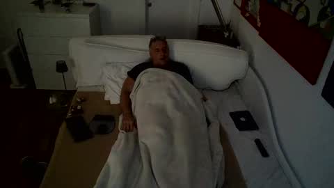 camunication online show from February 18, 4:16 pm