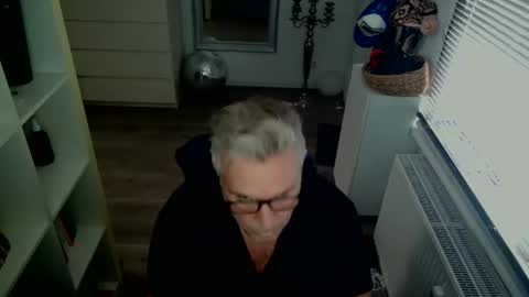 camunication online show from October 1, 8:09 am