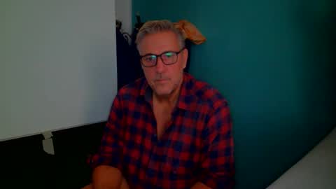 camunication online show from October 25, 10:23 am