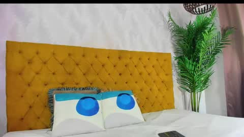 candise online show from September 12, 5:18 am