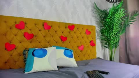 candise online show from September 20, 4:46 am