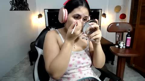 Snapshot of candy_hairy chatting on February 2, 2:27 am candy online show from February 2, 2:27 am