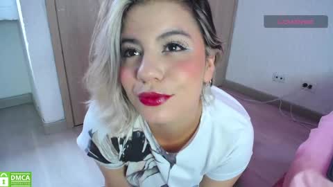 Snapshot of candy_sr03 chatting on December 17, 3:17 pm candy sr online show from December 17, 3:17 pm