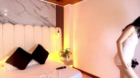 candyclair01 online show from November 12, 7:57 pm