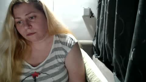 Laura online show from February 4, 7:11 pm