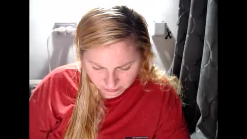 Laura online show from February 8, 7:27 pm