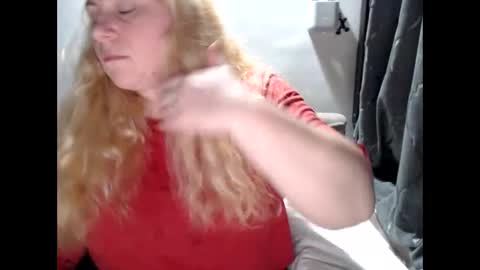 Laura online show from February 9, 1:33 am