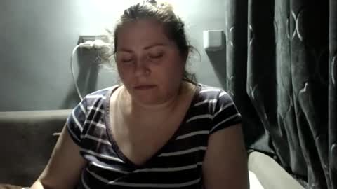 Laura online show from November 25, 7:14 pm