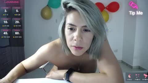 Snapshot of candydowson1 chatting on December 20, 12:08 am Candy Dowson online show from December 20, 12:08 am