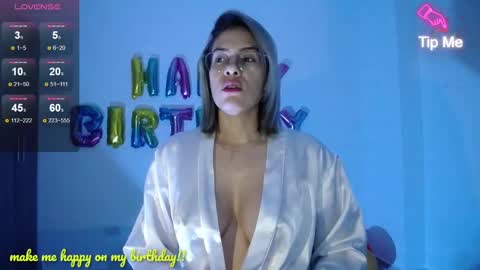 Snapshot of candydowson1 chatting on December 30, 10:43 am Candy Dowson online show from December 30, 10:43 am