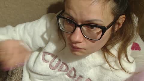 say meow and send tips  online show from December 13, 8:04 pm