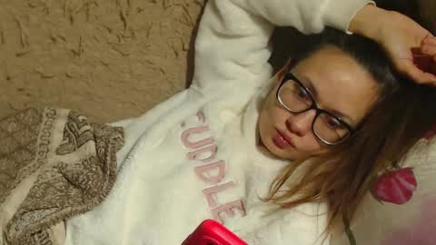 say meow and send tips  online show from December 21, 9:36 pm