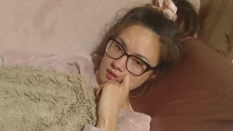 say meow and send tips  online show from October 27, 9:41 pm