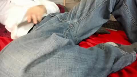 canuk1983 online show from February 2, 3:28 pm