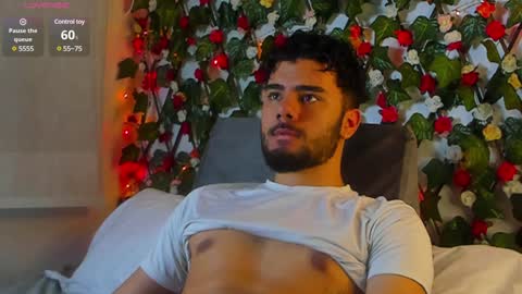 Snapshot of caprywilliams chatting on December 17, 7:18 am caprywilliams online show from December 17, 7:18 am