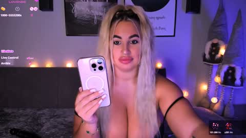 Snapshot of cara__harris chatting on February 5, 7:20 pm . . online show from February 5, 7:20 pm