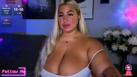 Snapshot of cara__harris chatting on September 30, 10:15 pm . . online show from September 30, 10:15 pm