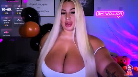 Snapshot of cara__harris chatting on October 29, 7:26 pm . . online show from October 29, 7:26 pm