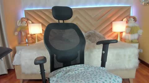 Snapshot of carla_santini chatting on December 20, 10:11 pm Carla Santini online show from December 20, 10:11 pm